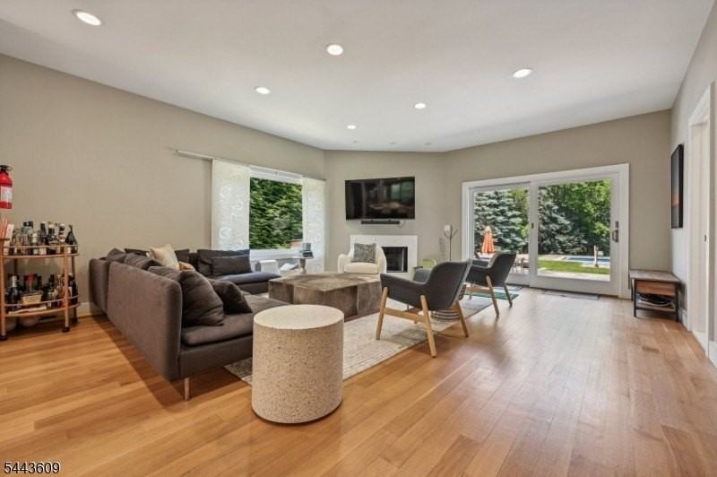 63 E Cedar St - Photo 5 of 33