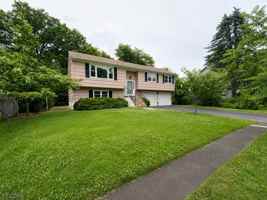 featured image of 20 S Mitchell Ave