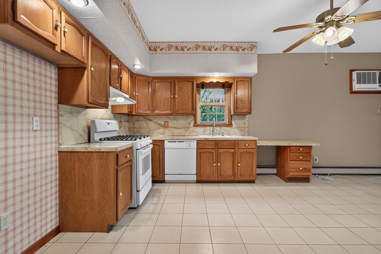 104 Broadway #1 - Photo 7 of 23