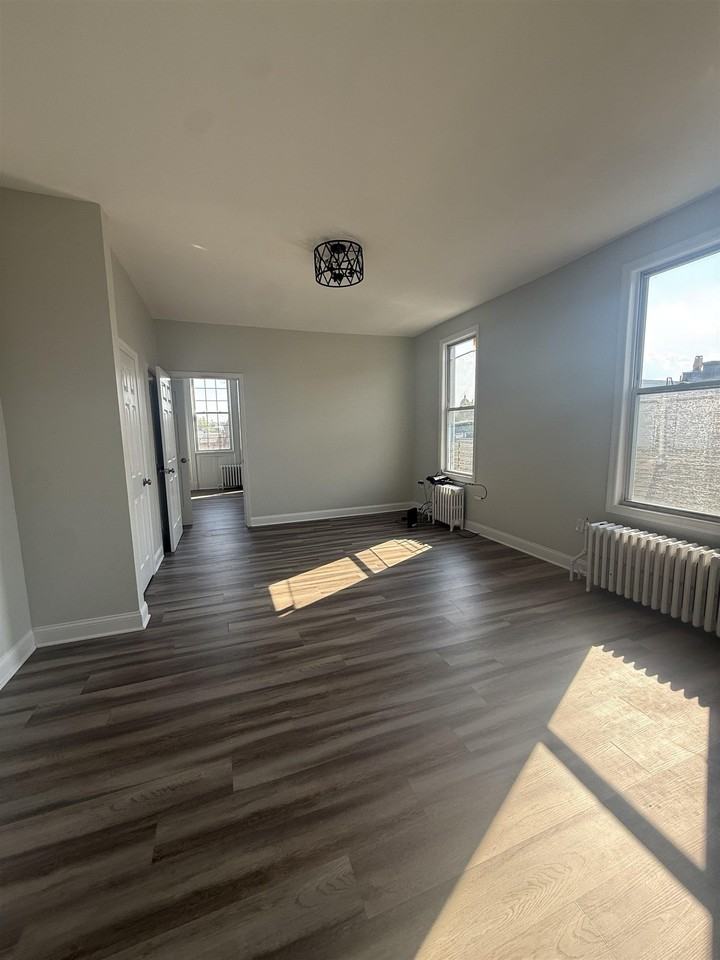 316 26th St #3 - Photo 2 of 20