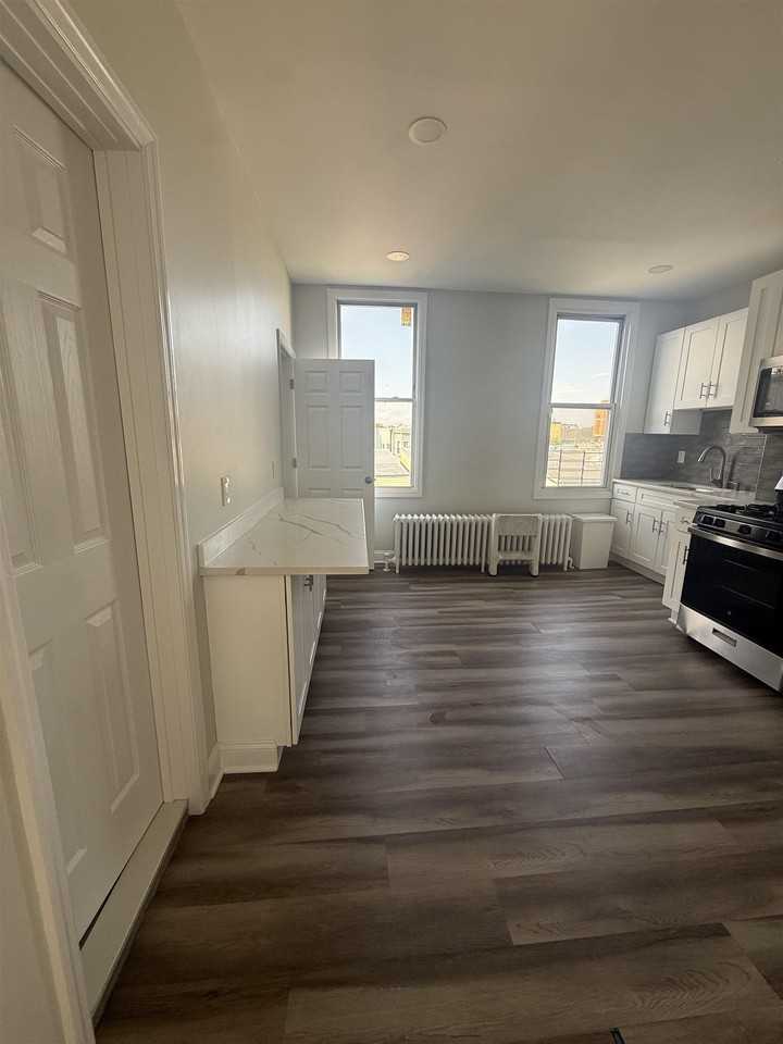 316 26th St #3 - Photo 4 of 20