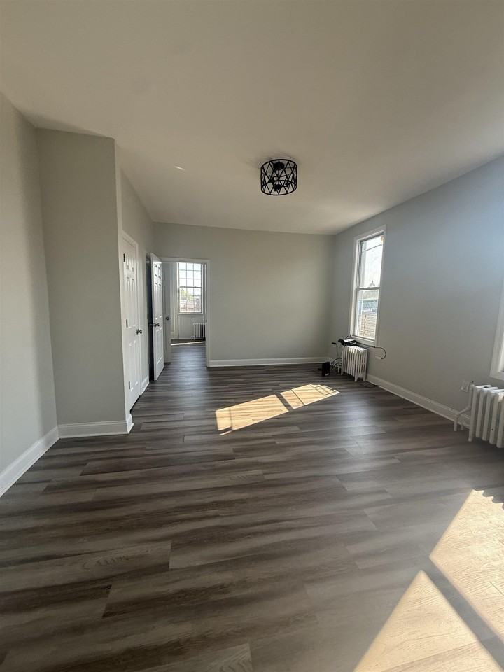 316 26th St #3 - Photo 5 of 20