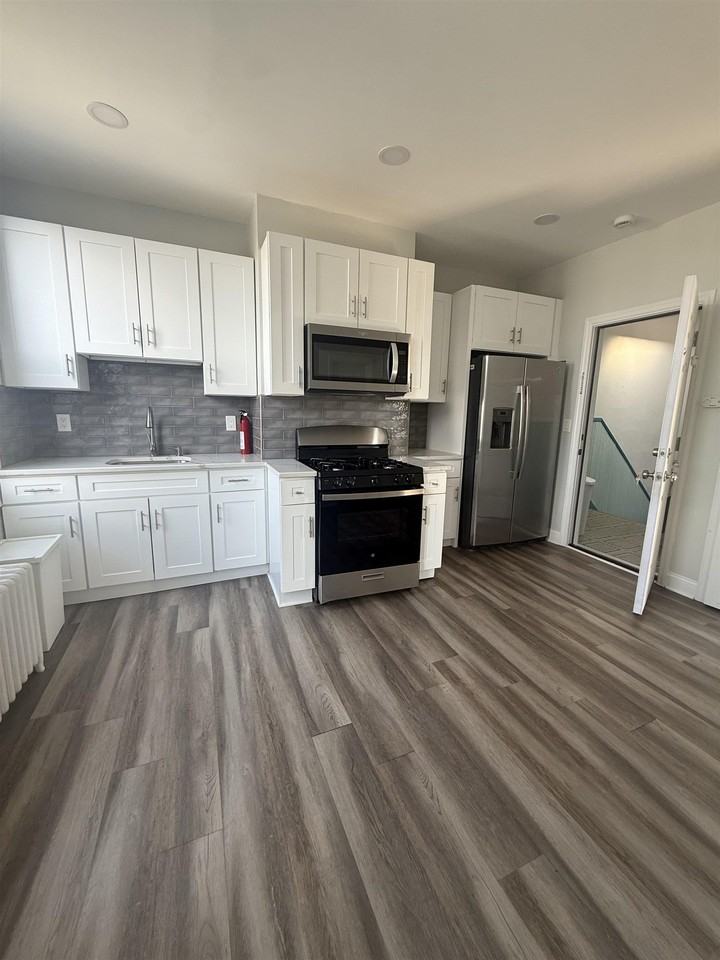 316 26th St #3 - Photo 6 of 20