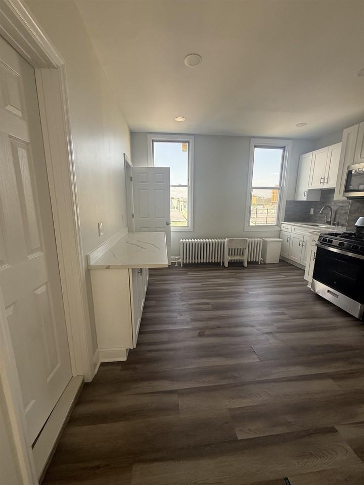 316 26th St #3 - Photo 7 of 20