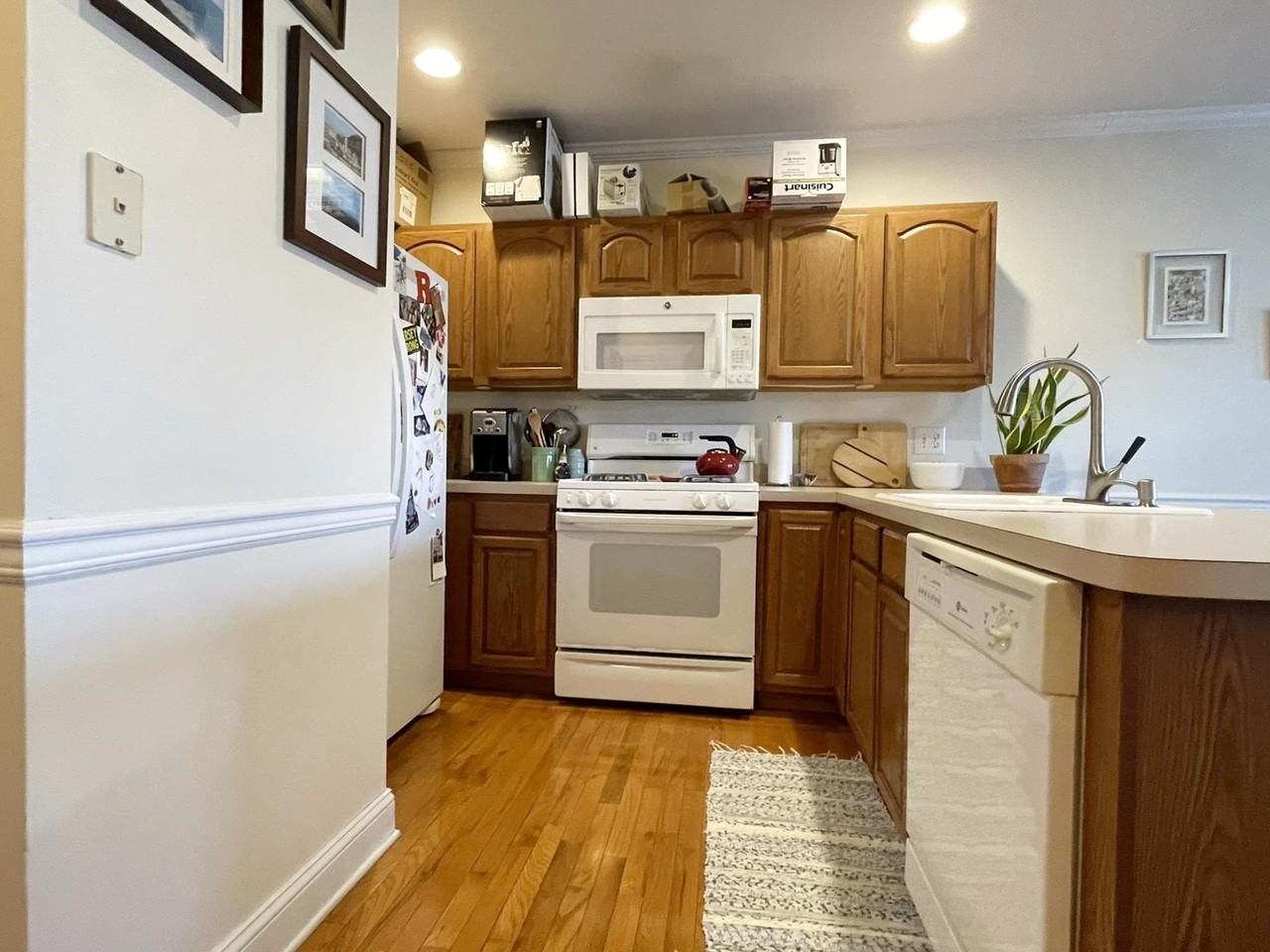 501 9th St #604 - Photo 3 of 15