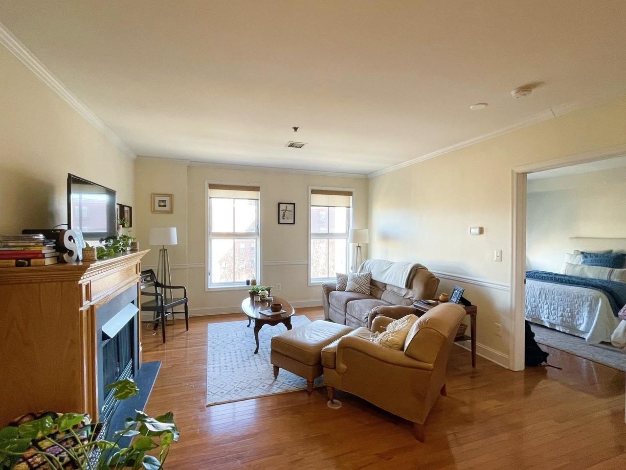501 9th St #604 - Photo 5 of 15