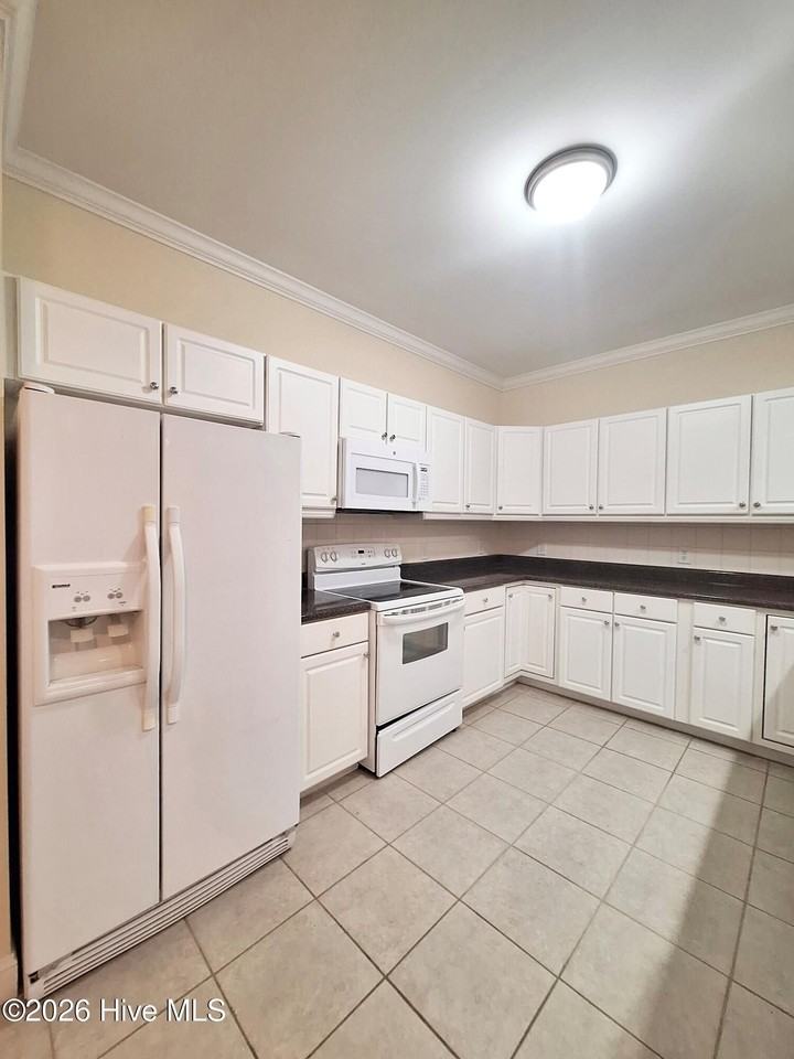 3016 Edward Ct #B - Photo 6 of 20
