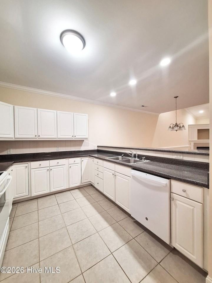 3016 Edward Ct #B - Photo 7 of 20