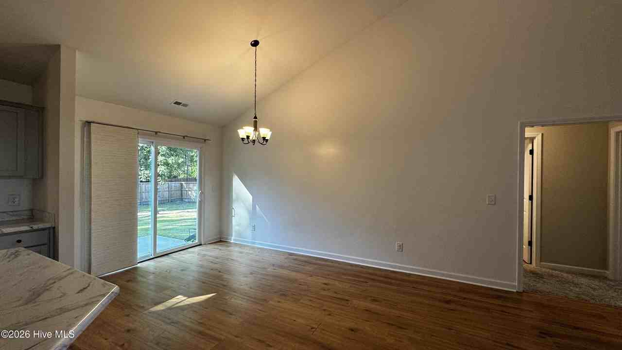 225 Westfield Dr - Photo 4 of 20