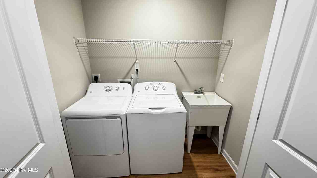 225 Westfield Dr - Photo 5 of 20