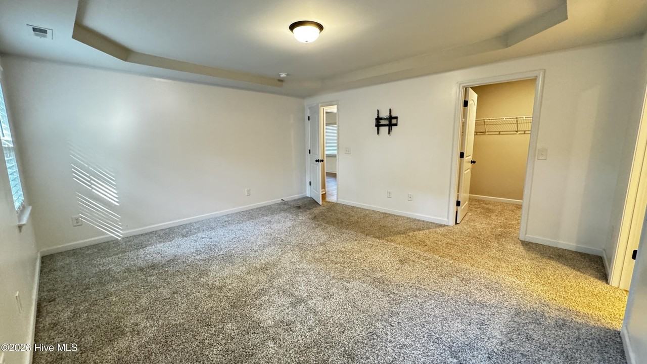 225 Westfield Dr - Photo 6 of 20
