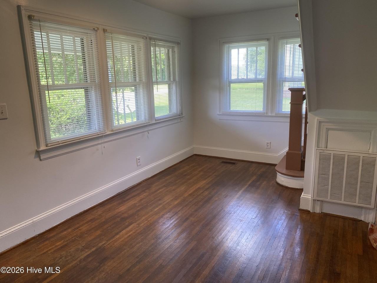 1317 Highland Dr - Photo 3 of 10