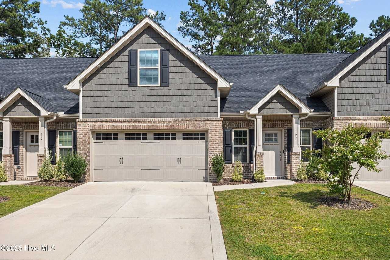 127 Lark Dr - Photo 6 of 32