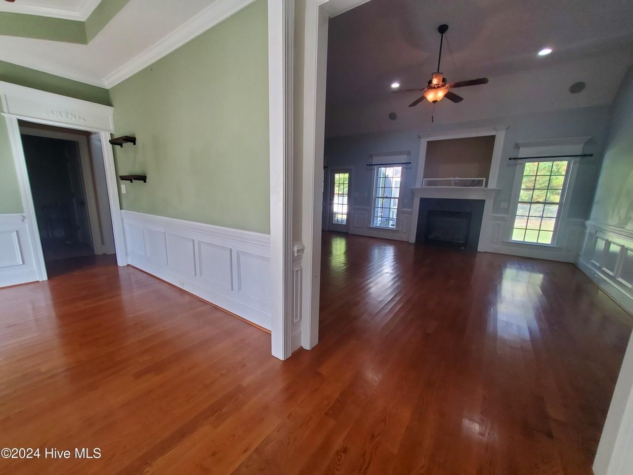 3008 Taberna Dr - Photo 4 of 30