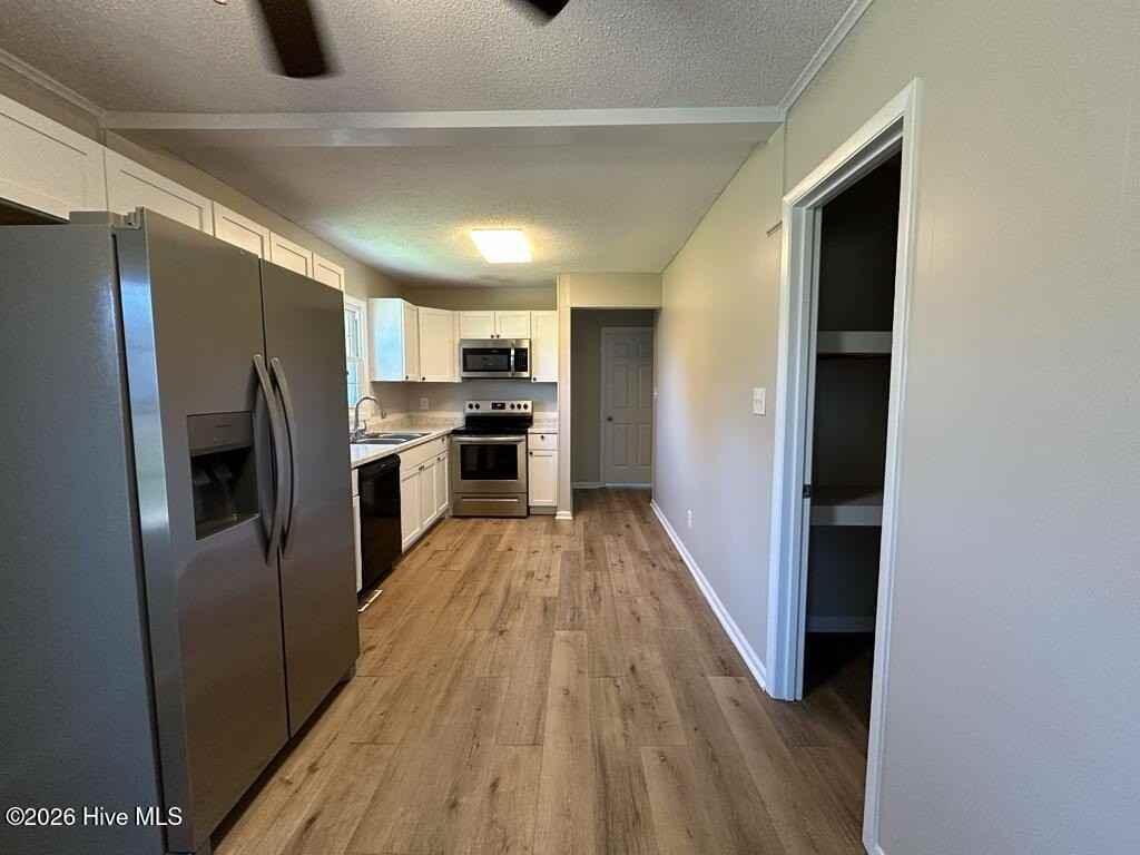 910 Winchester Rd - Photo 3 of 14