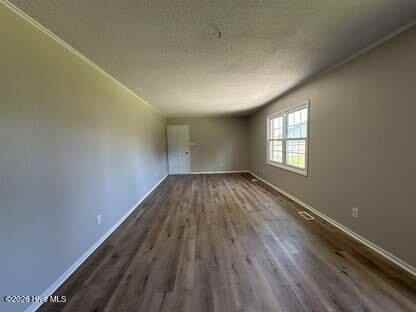 910 Winchester Rd - Photo 5 of 14