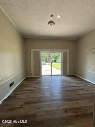 910 Winchester Rd - Photo 6 of 14