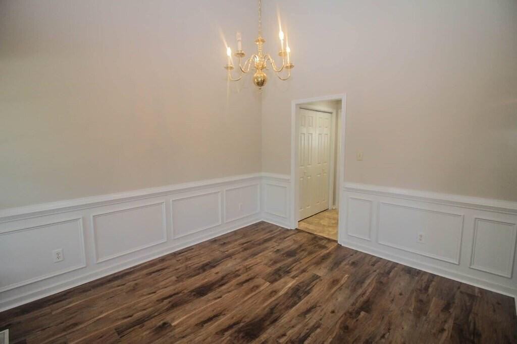 246 Farmington Dr W - Photo 6 of 46