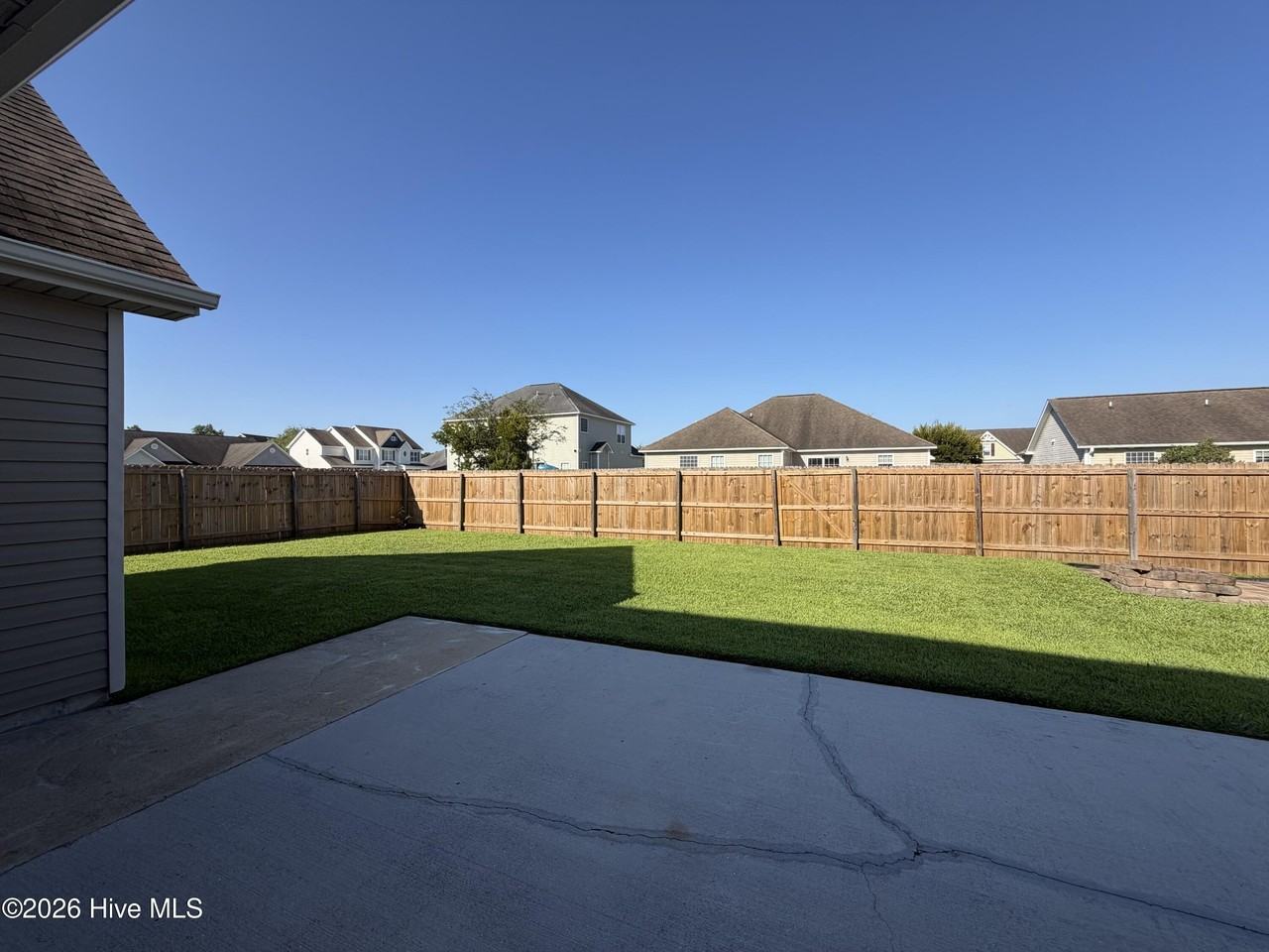 915 Dynamo Ln - Photo 7 of 20