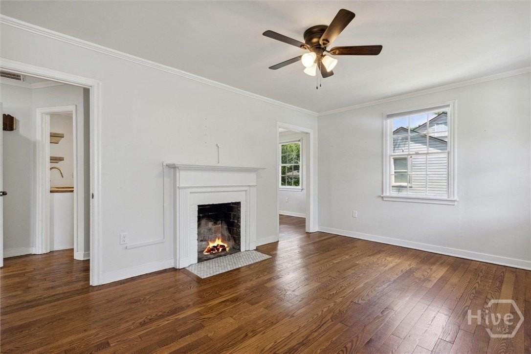 2032 Beech St - Photo 3 of 22