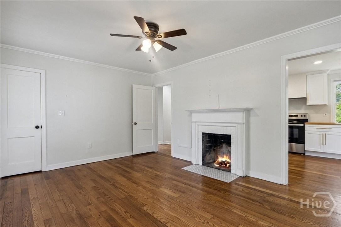 2032 Beech St - Photo 4 of 22