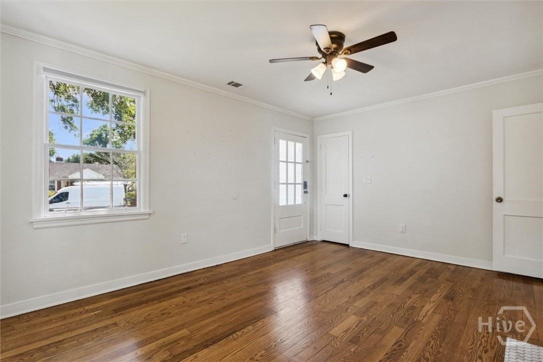 2032 Beech St - Photo 5 of 22