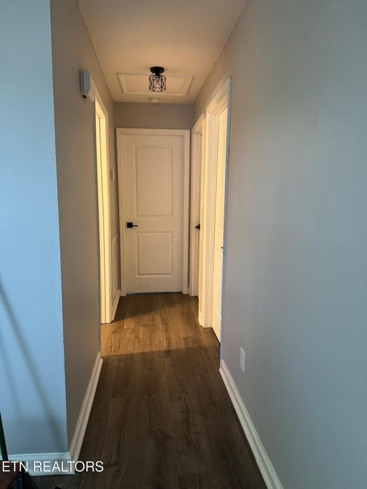 1712 Hillwood Dr - Photo 5 of 11