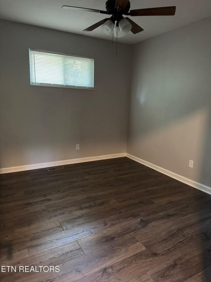 1712 Hillwood Dr - Photo 7 of 11