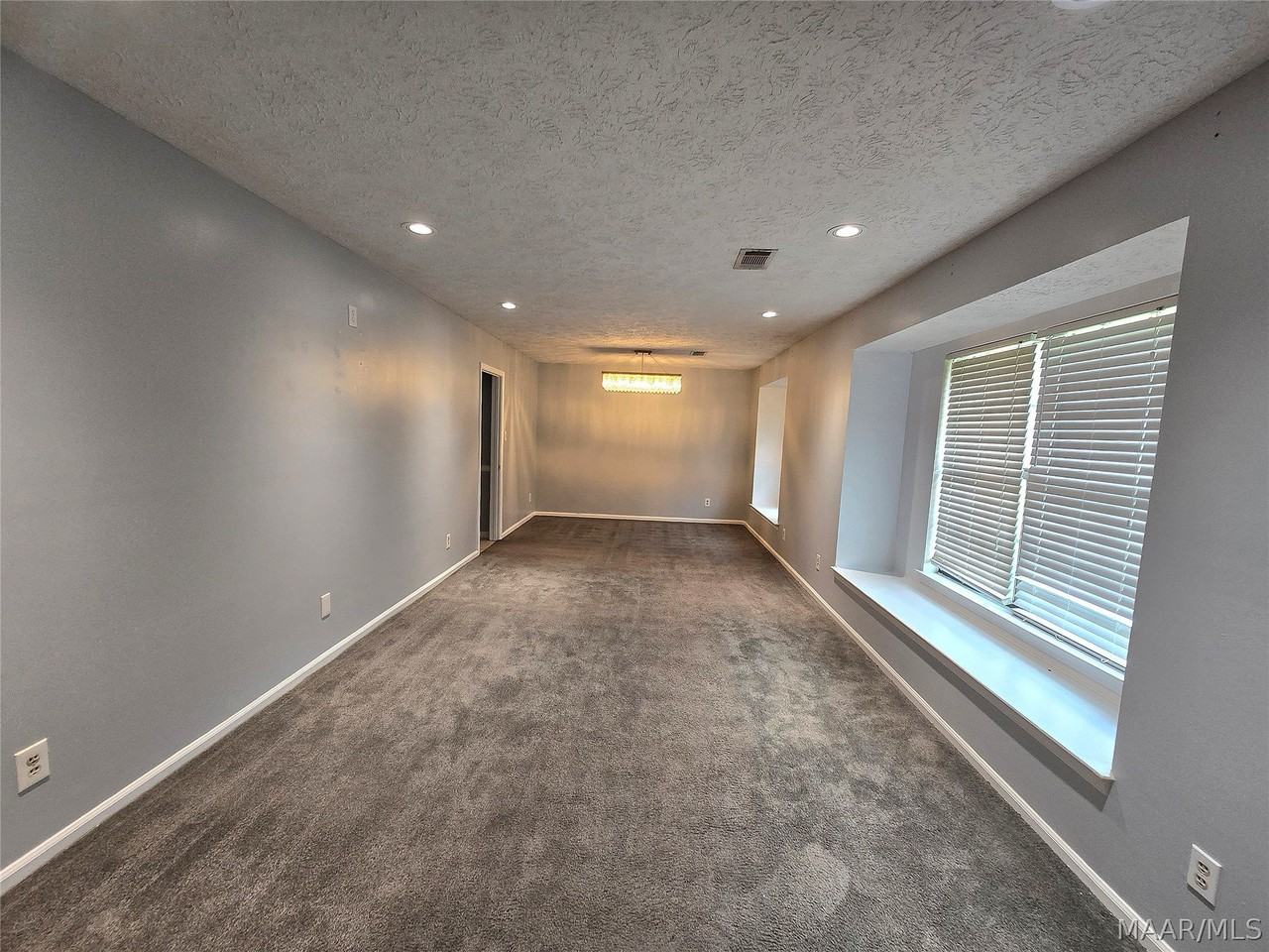2240 E Aberdeen Dr - Photo 4 of 22