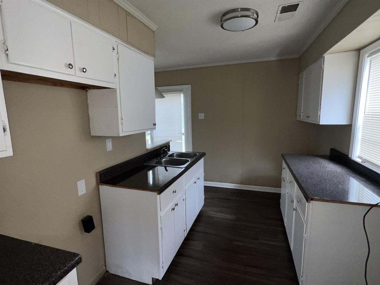 892 Restbrook Ave - Photo 4 of 5