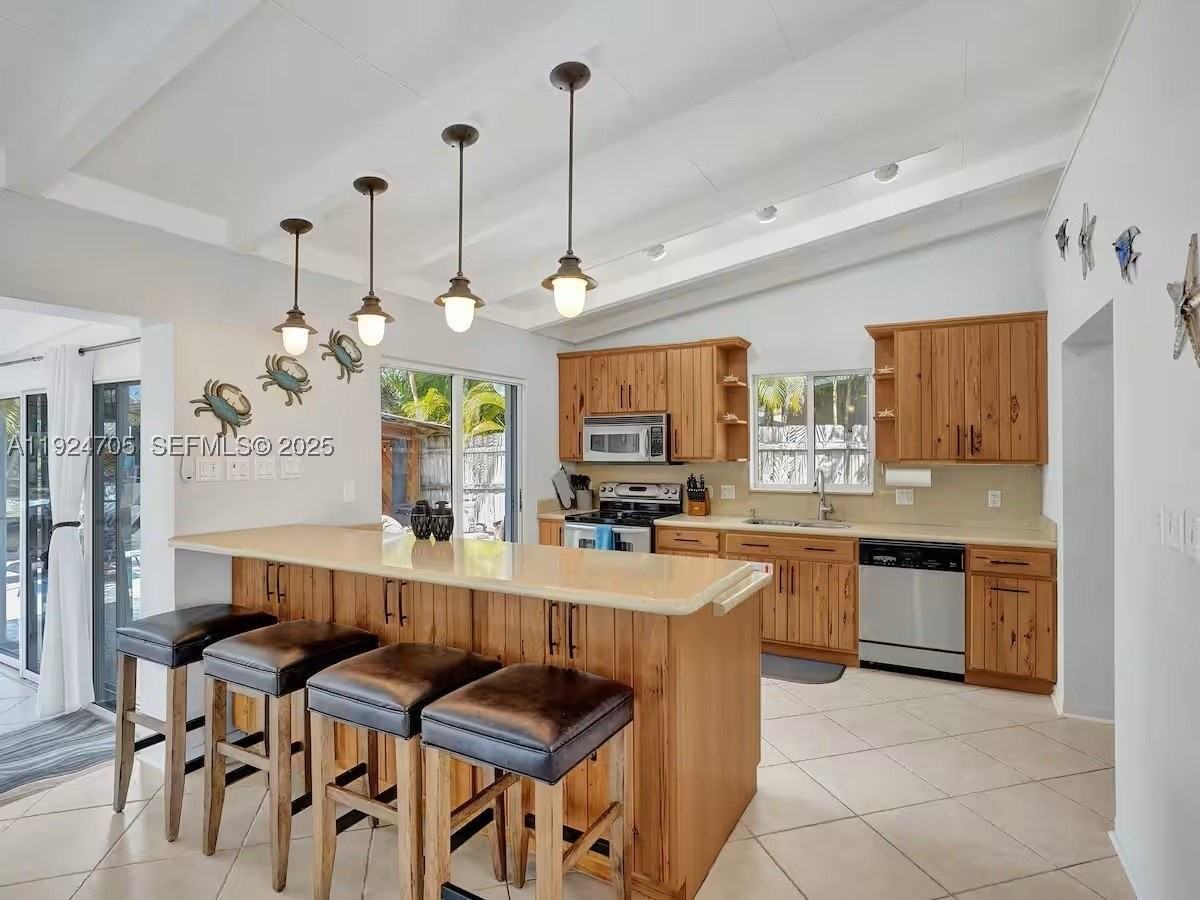 2525 Gulfstream Ln #2525 - Photo 7 of 36