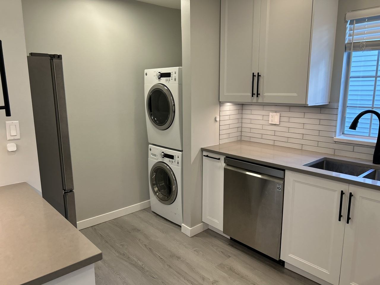 735 West 15th Avenue - Photo 4 of 17