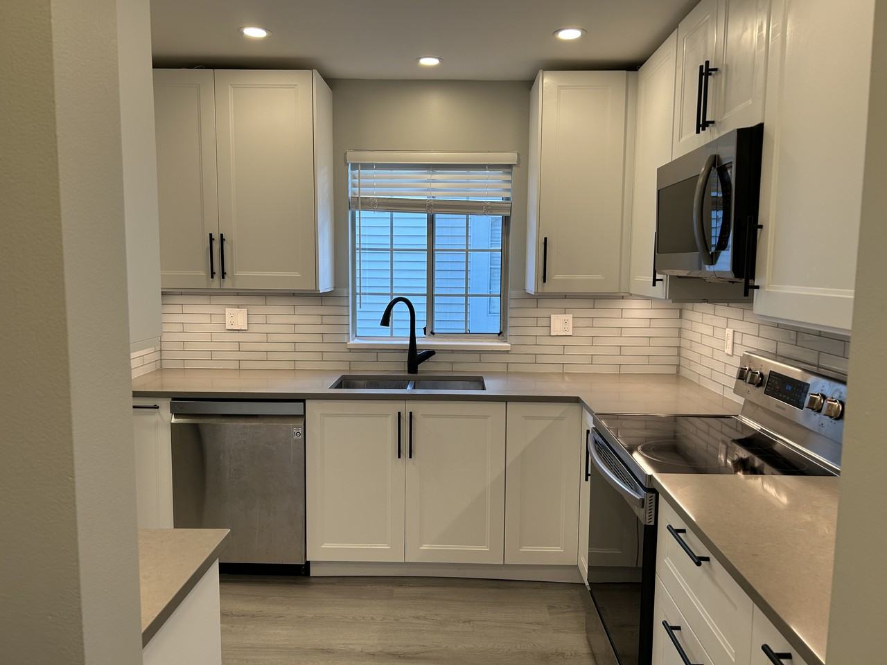735 West 15th Avenue - Photo 3 of 17