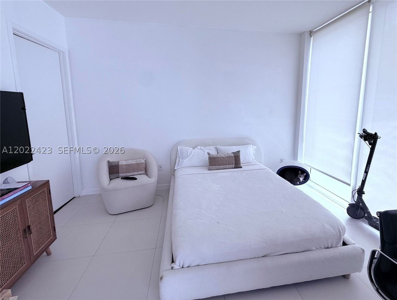 1040 Biscayne Blvd #1606 - Photo 7 of 15