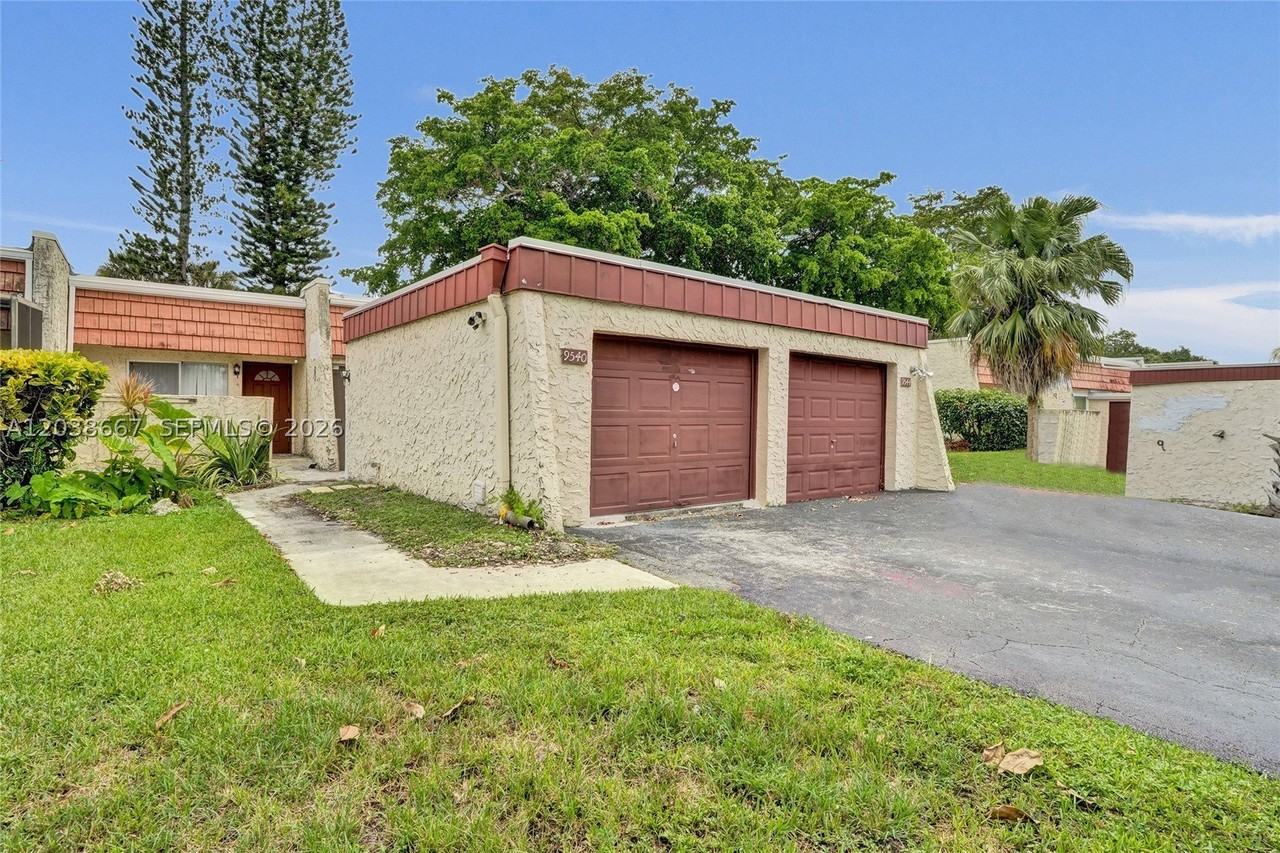 9540 Nw 65th St #D8 - Photo 2 of 50