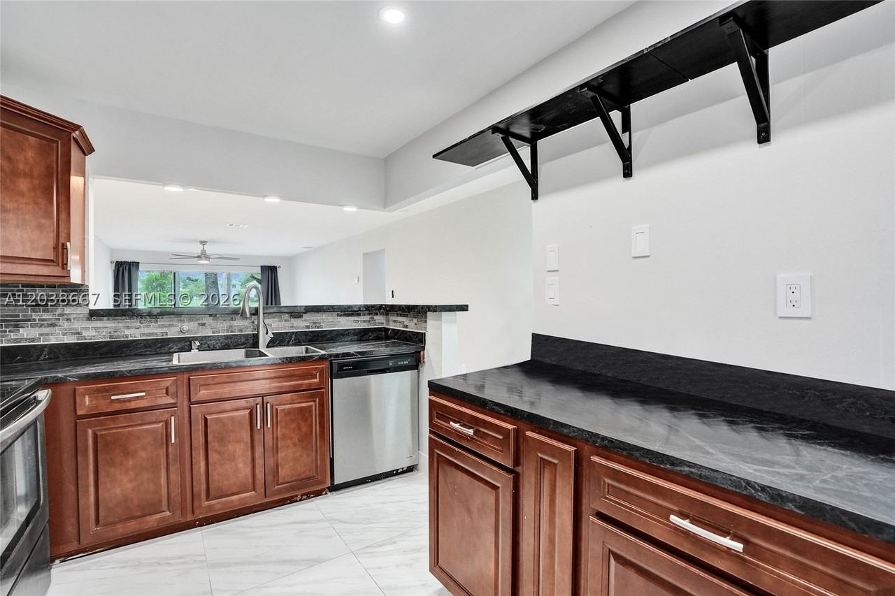 9540 Nw 65th St #D8 - Photo 7 of 50