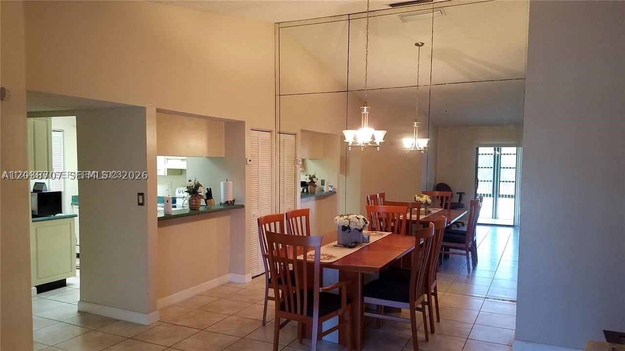 931 Ne 199th St #202-22 - Photo 2 of 21