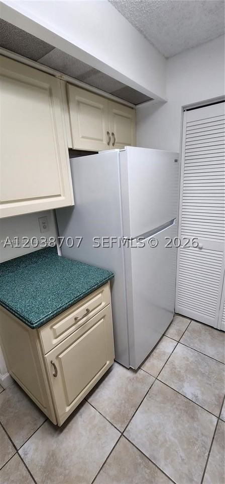 931 Ne 199th St #202-22 - Photo 6 of 21