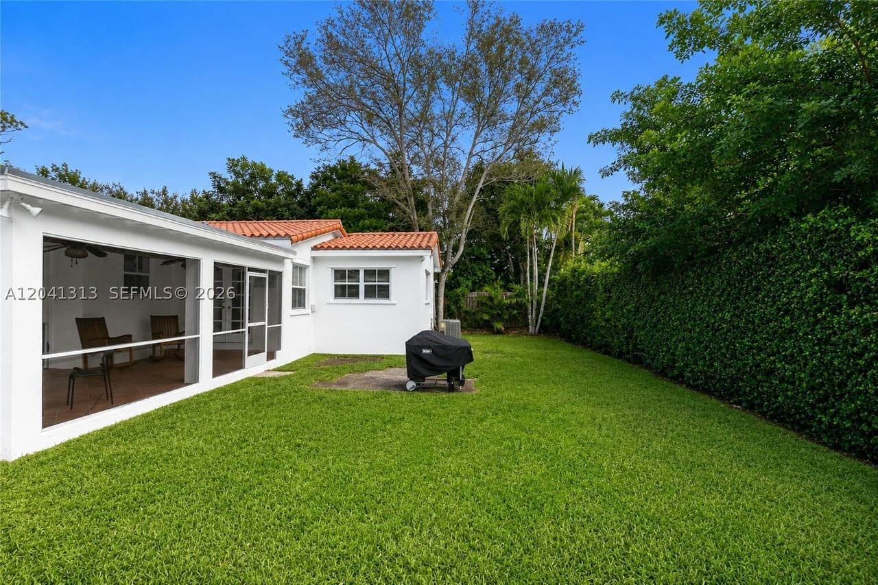 5760 Sw 51st St #0 - Photo 4 of 37