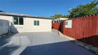14200 Ne 15th Ave #B - Photo 1 of 1