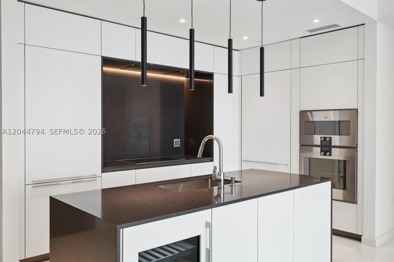 300 Biscayne Boulevard Way #3805W - Photo 5 of 35