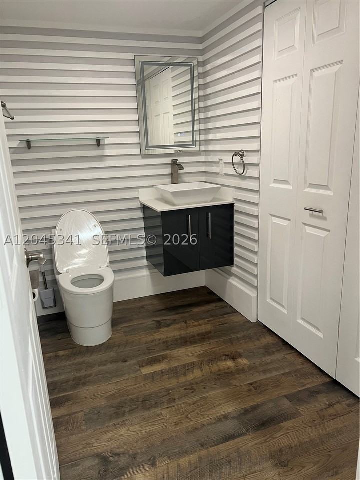 3940 Victoria Dr - Photo 6 of 11