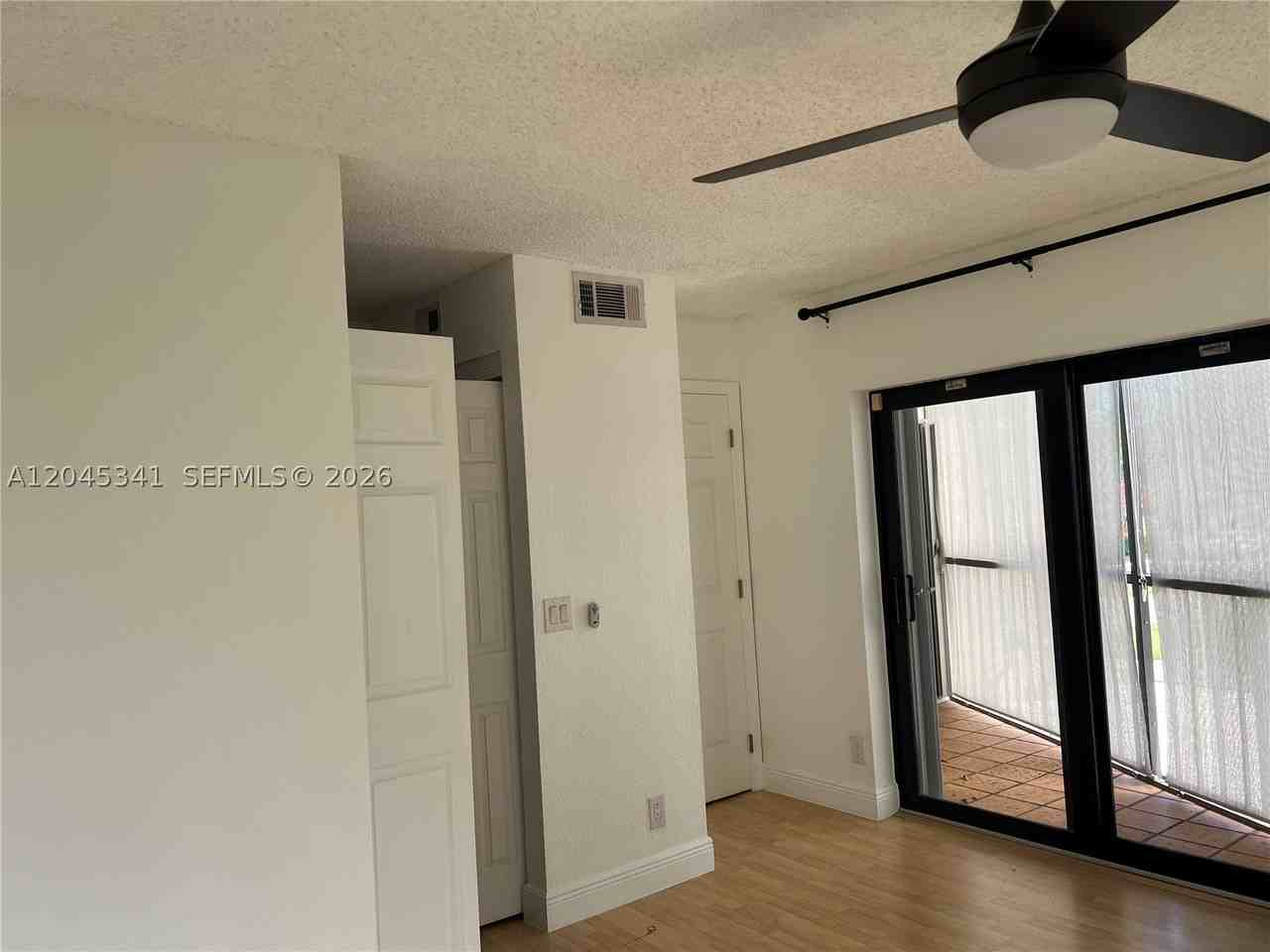 3940 Victoria Dr - Photo 7 of 11