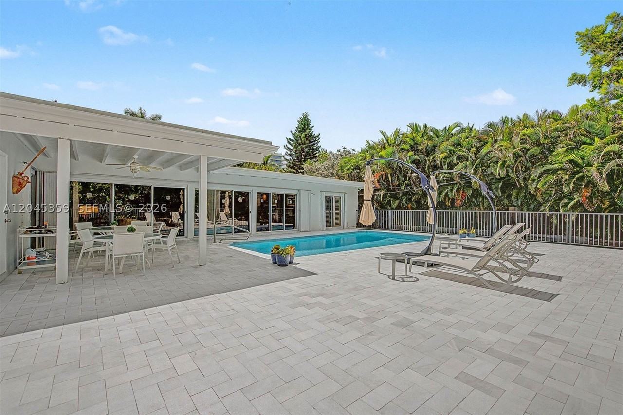 340 Atlantic Rd - Photo 3 of 49