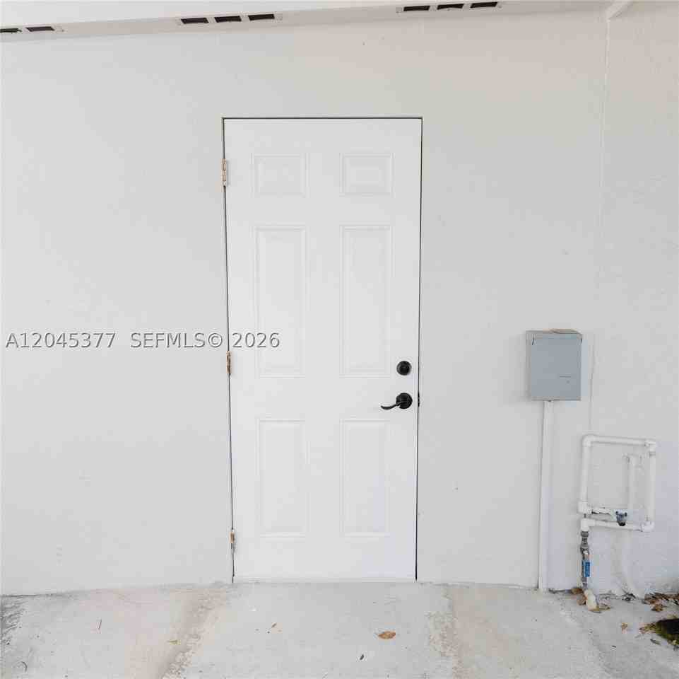 5803 Buchanan St - Photo 3 of 9