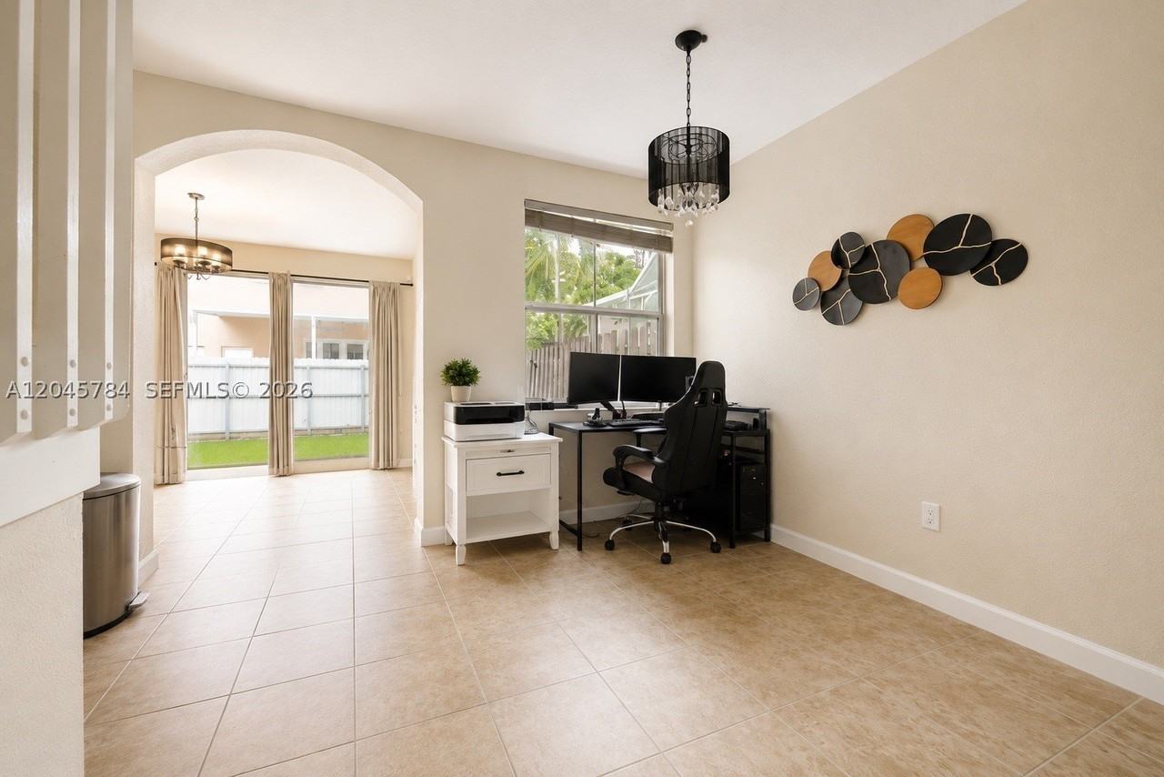 3512 Sw 171st Ave - Photo 4 of 14