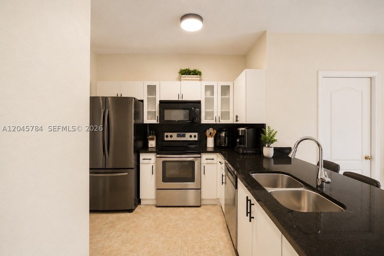 3512 Sw 171st Ave - Photo 6 of 14