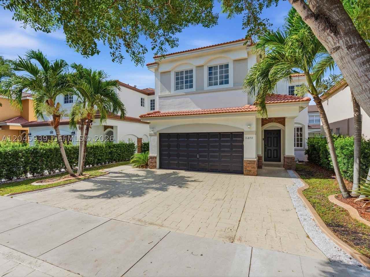 11274 Nw 43rd Ter #0 - Photo 2 of 32