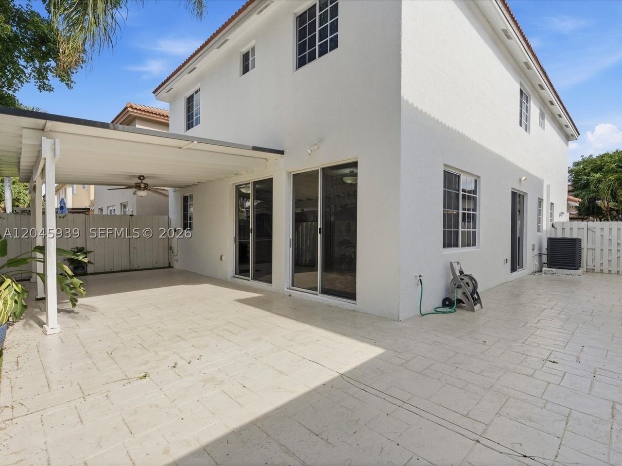 11274 Nw 43rd Ter #0 - Photo 3 of 32