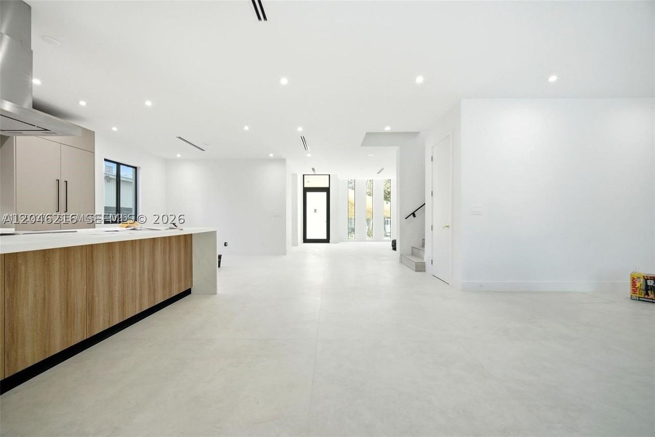 3545 Florida Ave - Photo 4 of 10